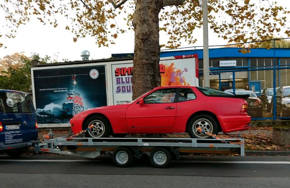 KFZ-Anhänger mieten leihen optimal für Sportwagen Oldtimer in Wiesbaden