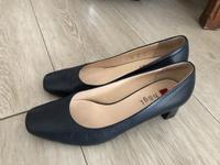 Pumps von högl, Blau, Größe 38 Hessen - Griesheim Vorschau