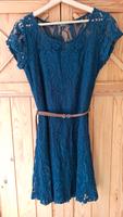 Kleid mit Spitze von Yessica C&A (38), dunkelblau, mit Gürtel Lindenthal - Köln Lövenich Vorschau