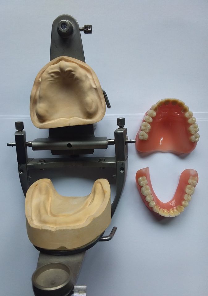 Schaumodell Totalprothese/Zahntechnik/Vollprothese/28 er/Dental in Bad Oeynhausen