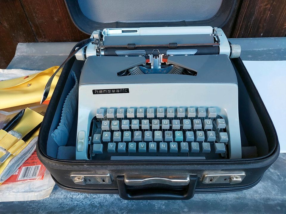 Koffer Schreibmaschine Hanseatic in Rangendingen