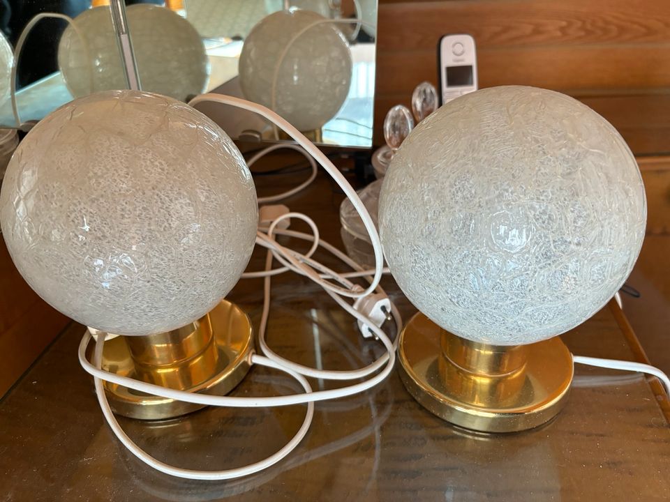 Zwei Tischlampen aus Eisglas und Messing in Ludwigsburg