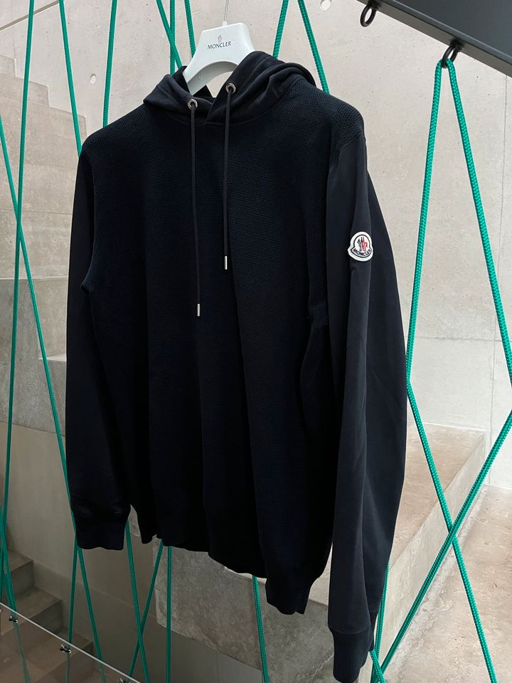 Original MONCLER Hoodie Nachtblau Gr. L neuwertig in Bayreuth