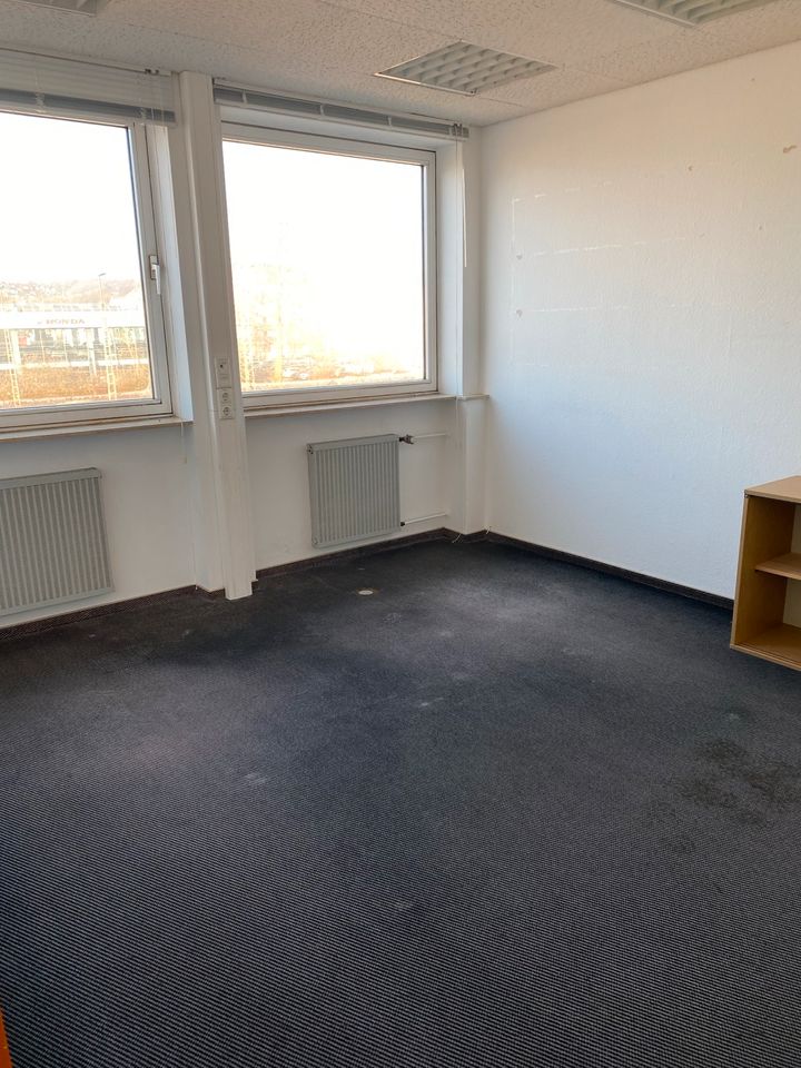 Büroetage, 6 Räume, 150 qm, Parkplätze, Südstr. Wuppertal in Wuppertal