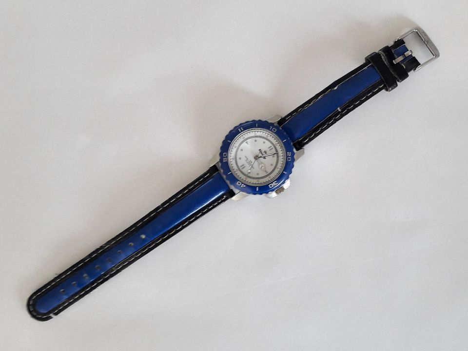 Damen Armbanduhren 4 Stück + Verpackung, Konvolut Benetton Dunlop in Werbach