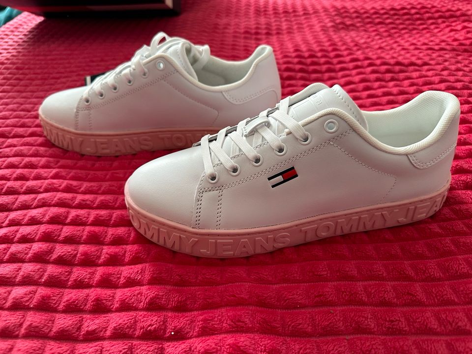 Tommy Hilfiger Sneaker weiß rosa / misty pink 39 NEU in Frankfurt am Main