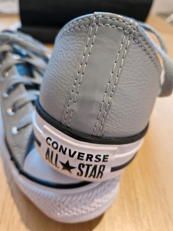 Converse All Star Chucks Lederimitat grau in Ehringshausen