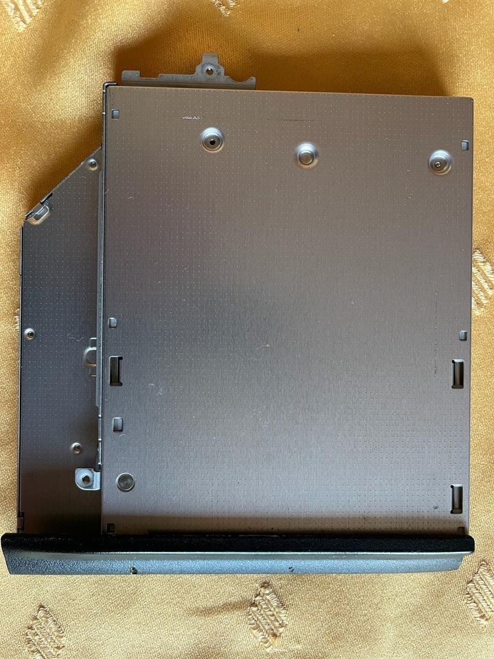 CD/DVD rewritable drive MODEL DS-8A5SH von ASUS Laptop in Göttingen