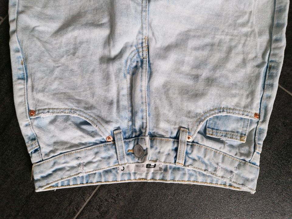 Jeans FB Sister high rise, bleached destroyed, Gr. S (170) in Eschenbach