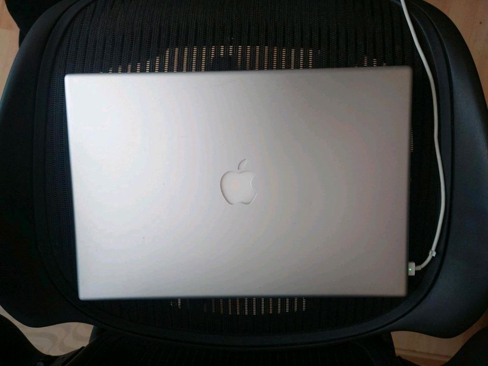 Apple Mac Book Pro  A1226 in Berlin