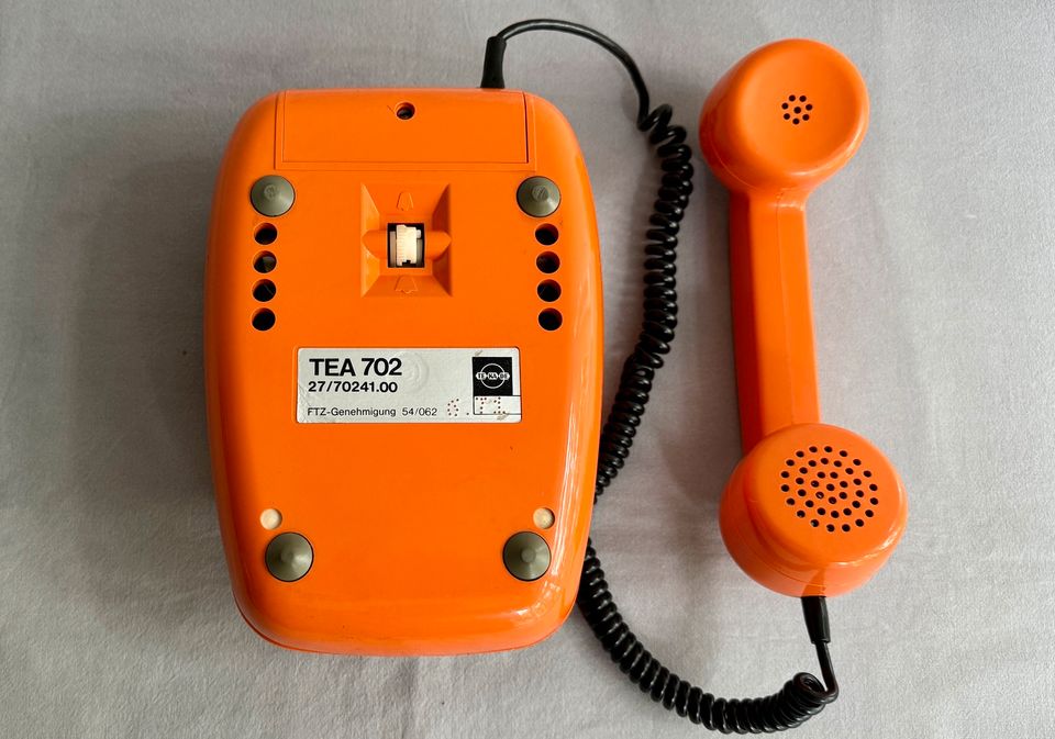 Altes Telefon TEA 702 orange TeKaDe in Hannover