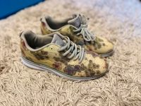 Ungetragene Kangaroos Sneaker floral 38 / 39 Bayern - Neuenmarkt Vorschau