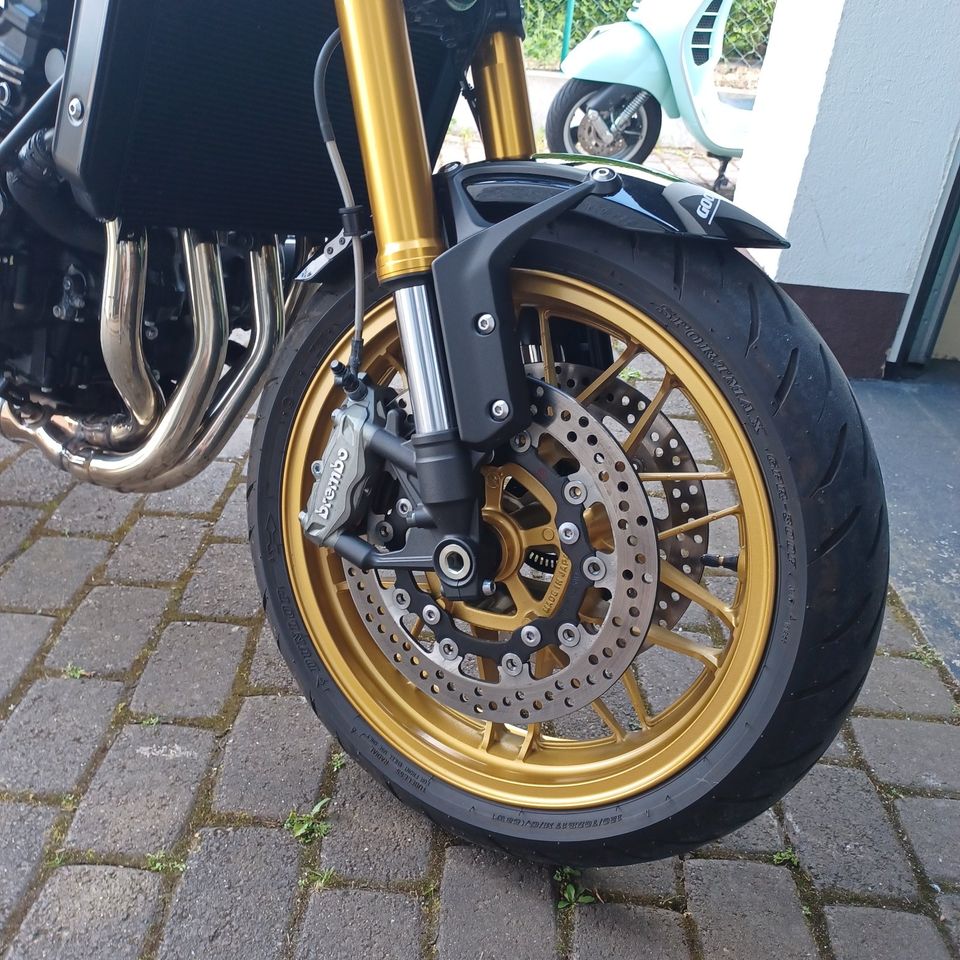 Motorrad Kawasaki Z 900 RS SE in Ansbach