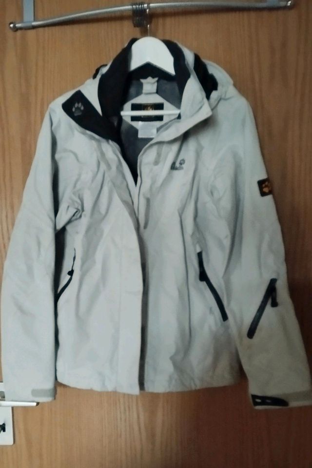 Jack Wolfskin Outdoor/Wetterjacke, weiß, Damen L, mit Teddyfutter in Kolbermoor