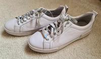 Tommy Hilfiger Sneaker Halbschuhe weiß 39 Damen Thüringen - Altenburg Vorschau