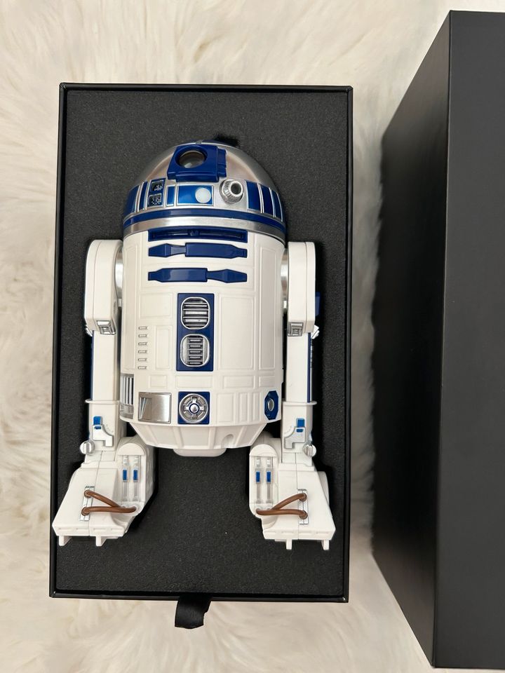 Star Wars R2-D2 enabled droid + Force Band (OVP, wie neu!) in Hildesheim