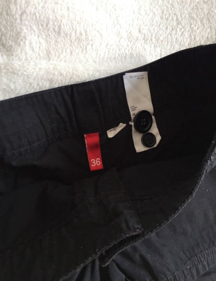 H&M Shorts Hotpants Gr. S 36 schwarz in Düsseldorf