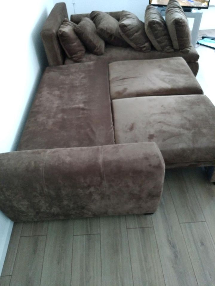 Ecksofa mit Bettfunktion und stauraum BxH 3mx1,60x1m in Frankfurt am Main