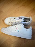 Adidas Stan Smith Gr 36 2/3 Neu weiss Kindersneaker Damen Origina Bochum - Bochum-Südwest Vorschau