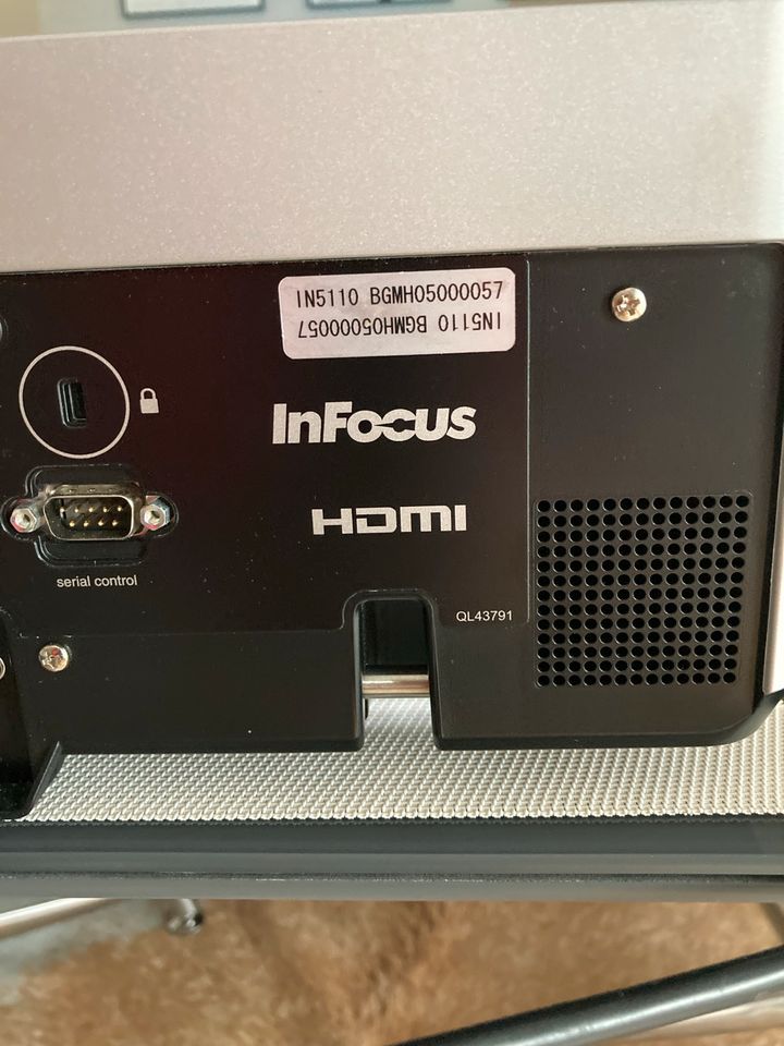 Beamer InFocus 5110 in Fürth