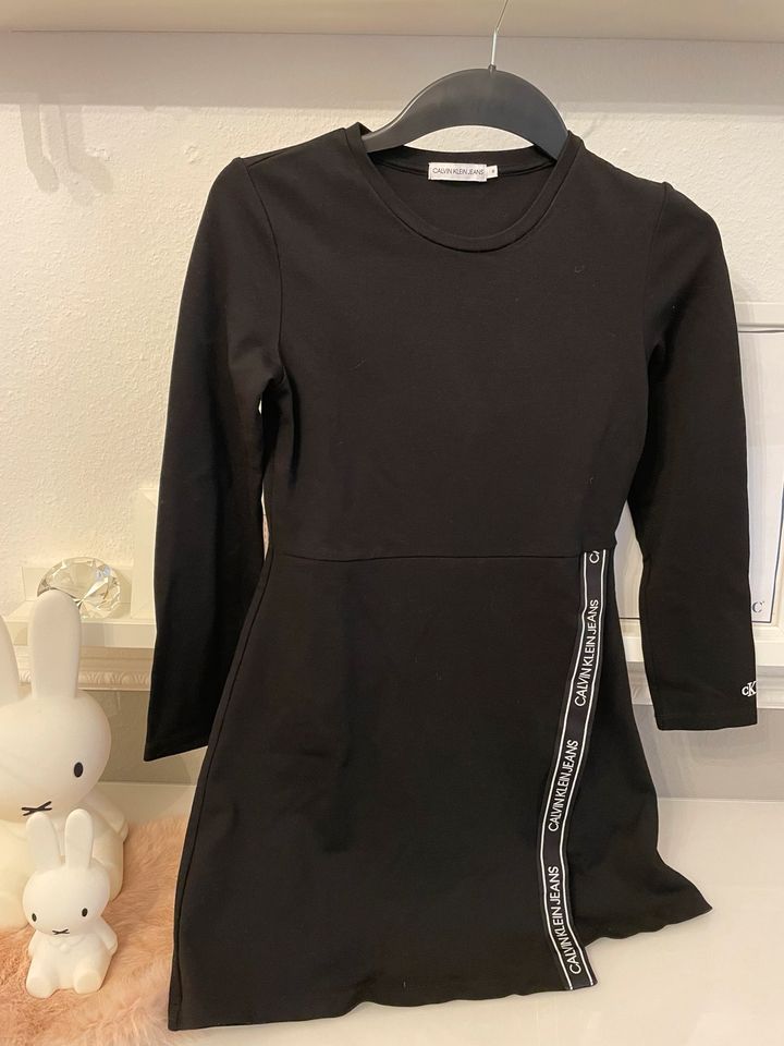 ❤️ tolles Kleid von Calvin Klein in schwarz 12 / 152 in Würzburg