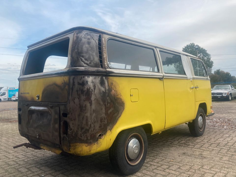 Volkswagen T2A 1971 | Restaurationsobjekt mit Motorbrandschaden in Goch