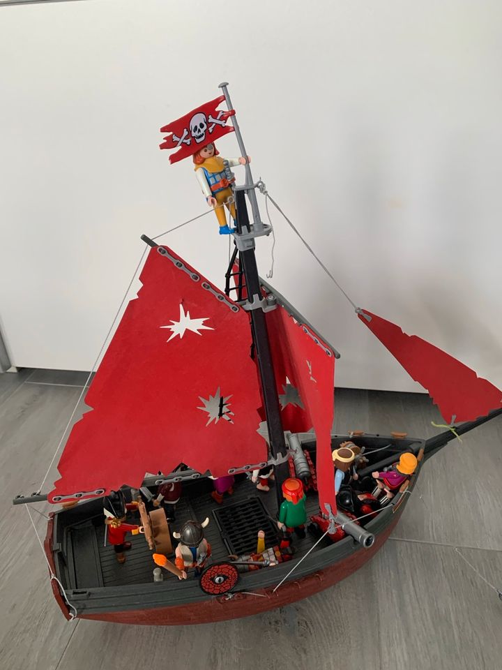 PLAYMOBIL Piratenschiff mit Zubehör- siehe Fotos-TOP in Dorsten