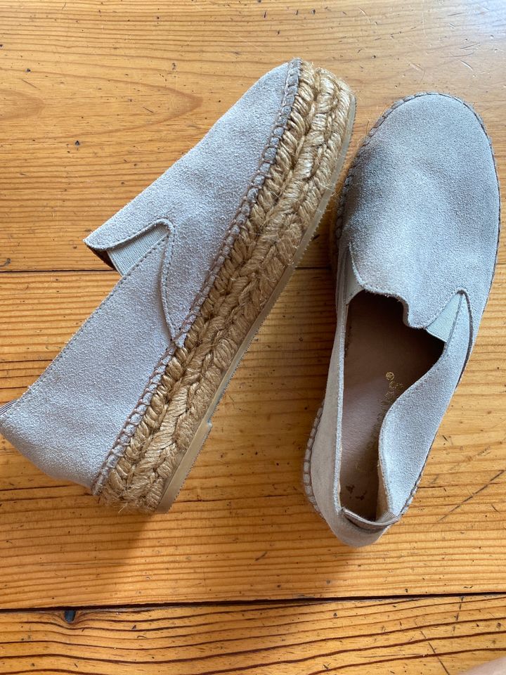 Espadrilles mit Plateau in Berlin