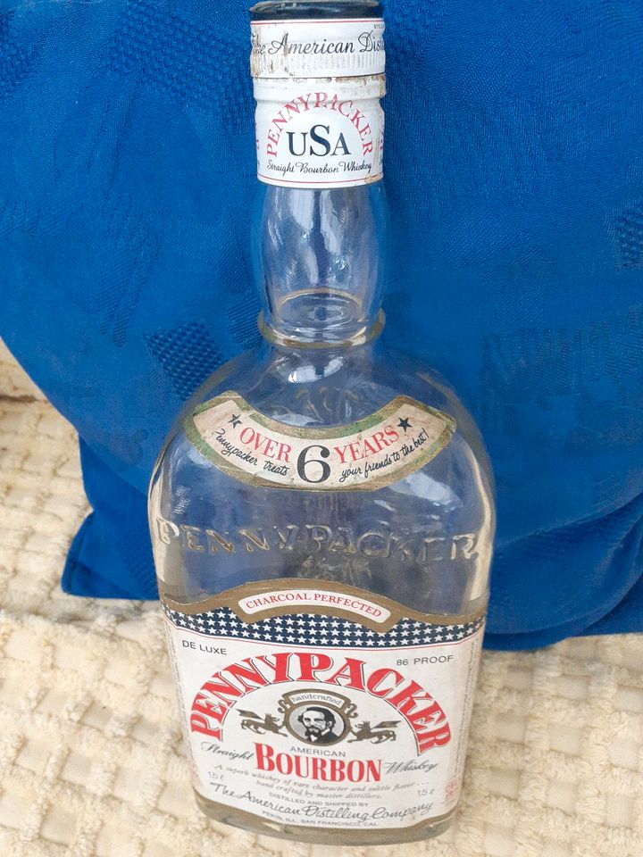Leere Wyiskey Flasche in Ludwigsburg