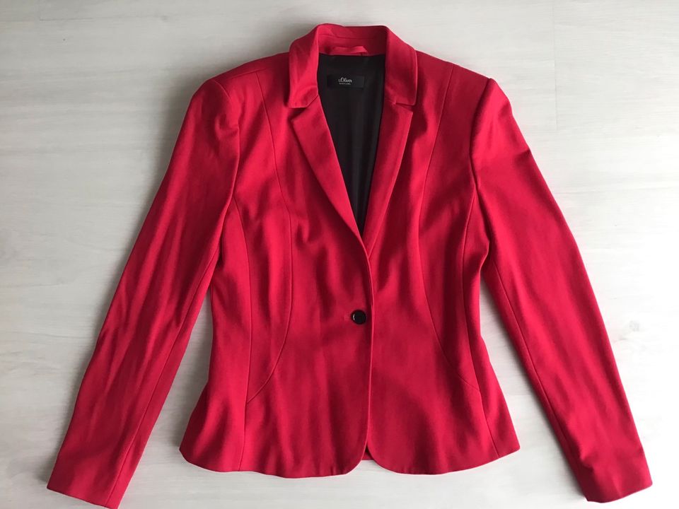 Schicker stretchiger Blazer von s.Oliver, rot, Gr. 36 in Herford