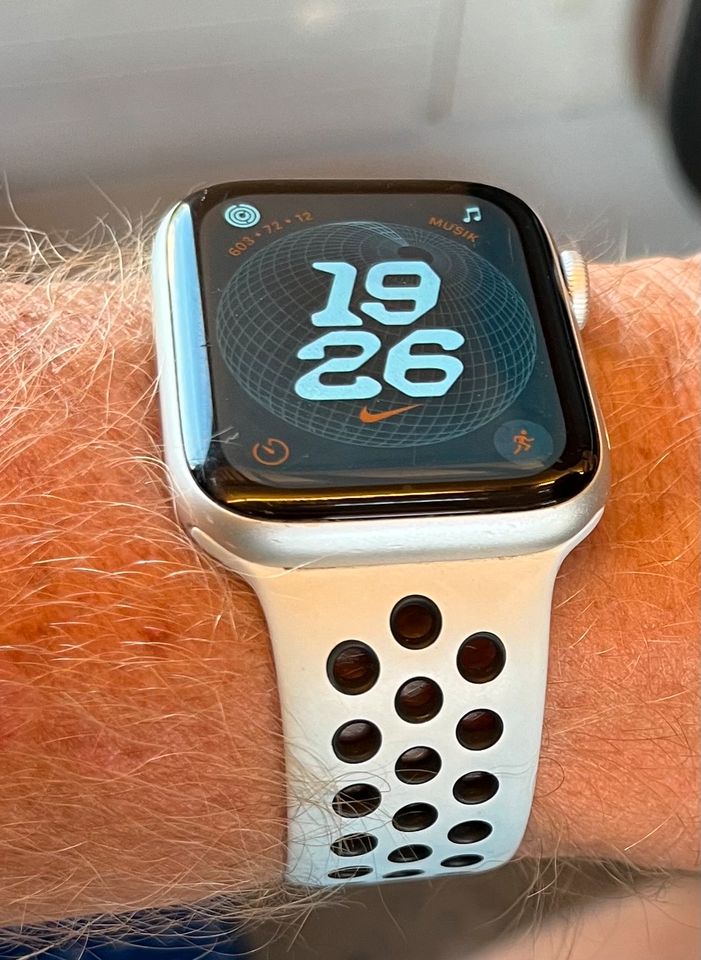 Apple Watch 6 Cellular,GPS,44mm, Nike Edition in Bremen