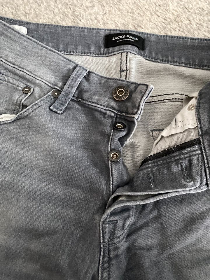 Kurze Herren Jeans , Größe M, Jack & Jones in Osthofen