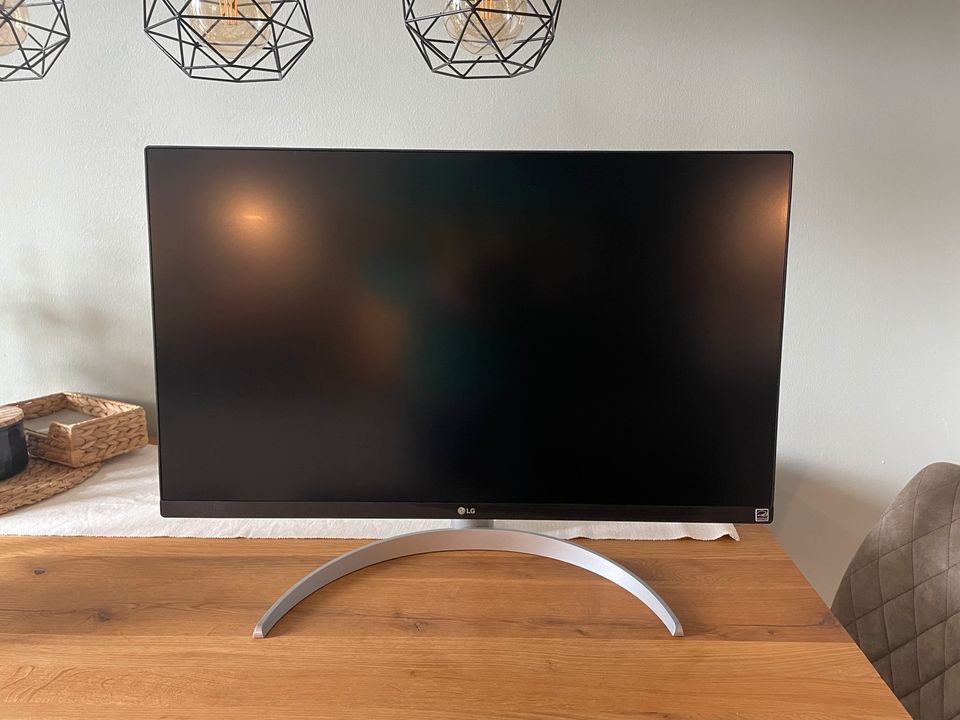 LG 4k Monitor - 27 Zoll - 27UP850N-W in München