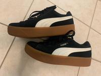 Puma Sneaker 37,5 schwarz weiß 23,5 cm  wie neu Sport Schnürschuh Bayern - Straubing Vorschau