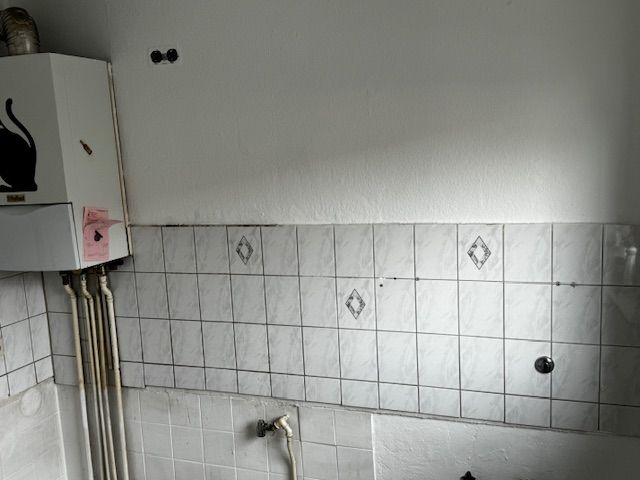 Anfragestopp 3-Zimmer Wohnung mit Balkon in Mitte zu Mai frei - wird derzeit renoviert! in Bielefeld