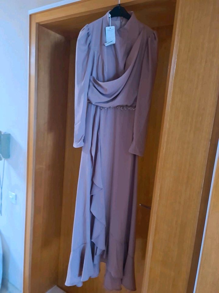 Kleid lang in Asbach-Bäumenheim