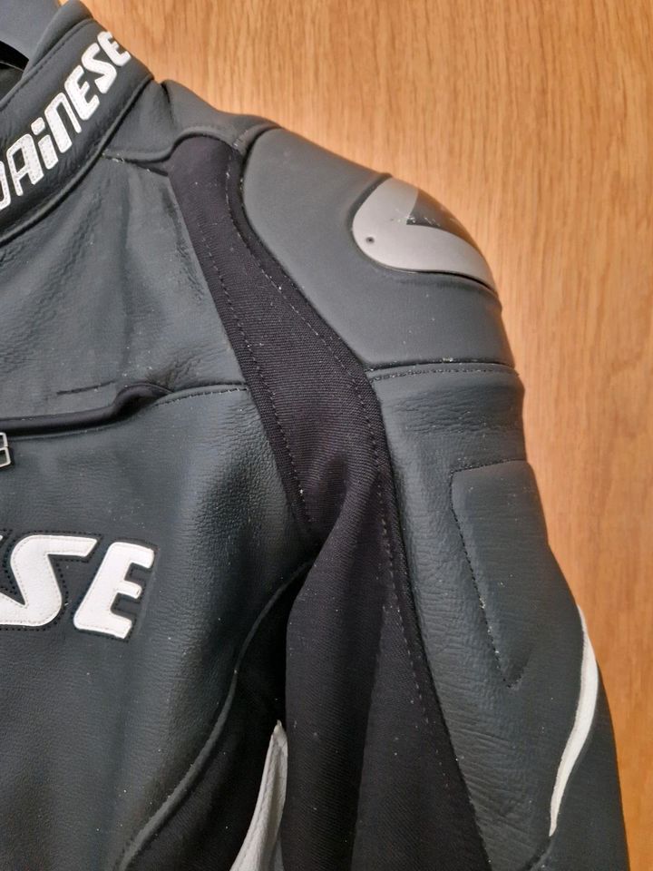 DAINESE Motorrad LederJacke und Hose (kombi)+Stiefeln Gr. 44 in Regensburg