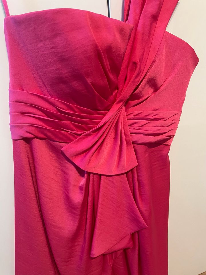 BCBG Max Azria Kleid pink Hochzeitsgast (ungetragen!) in Erwitte
