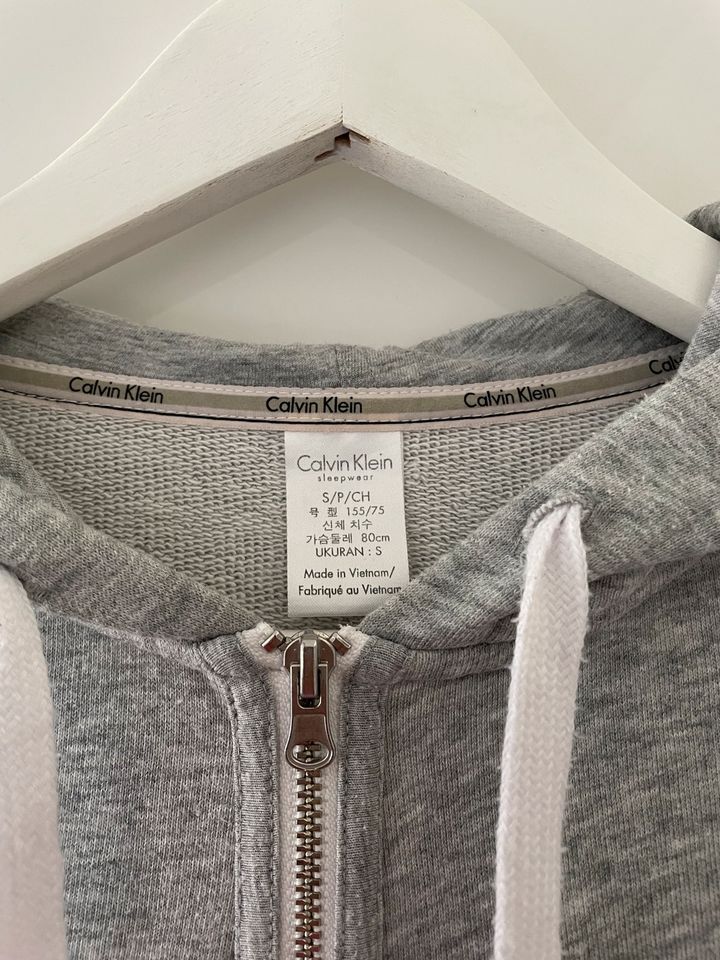 Calvin Klein Sweatshirt Jacke Gr. S in Waldsee