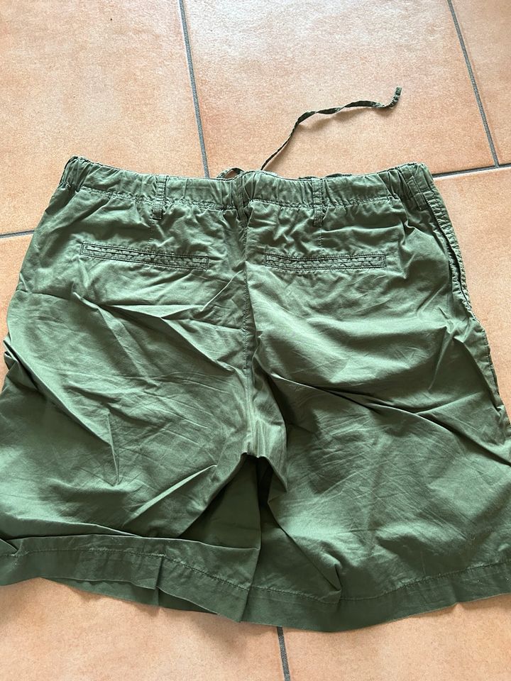 Closed Shorts, Khaki Größe 28, L in Mannheim