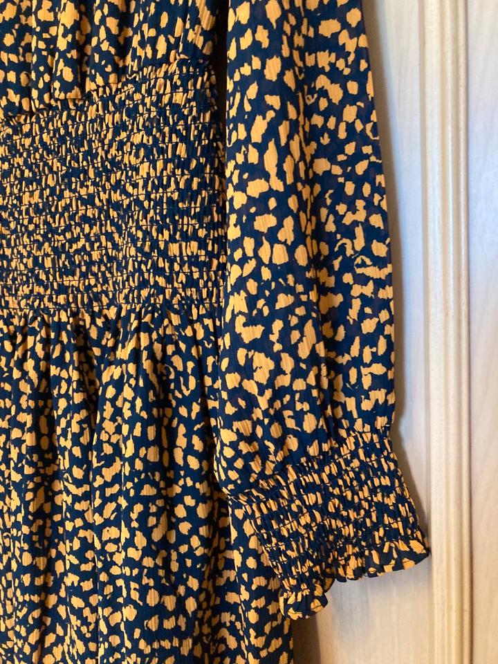 Hugo Boss Luxus Kleid 38 M Senffarben Strand Party Blogger in Merseburg
