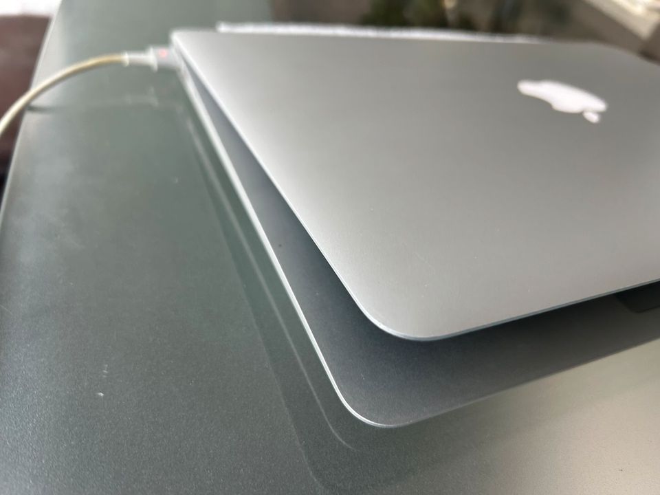 MacBook Air 13-inch 2017 Top Zustand auch Tausch in Mönchengladbach