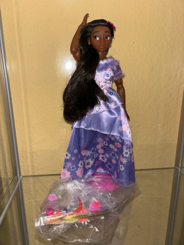 Barbie Disney Encanto Isabella Puppe! Lange Haare in Hamburg