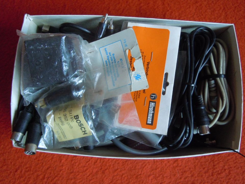 Kiste voll mit 19 Kabel Adapter Stecker Hifi Stereo Mono Hirschma in Aachen