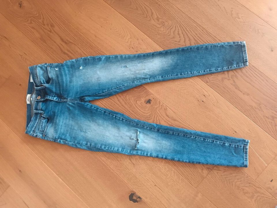 ONLY JEANS GR. 27/30 STONE WASHED destroyed xs in Tittling
