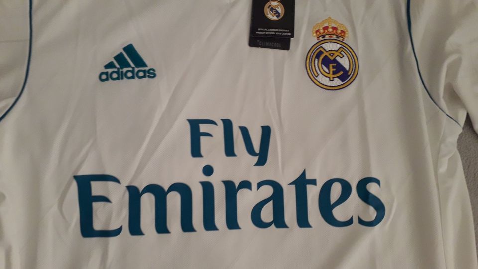 Adidas Real Madrid Herren Fußball Langarm Trikot Clima Cool S NEU in Berlin