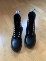 Dr. Martens, Kontrastnähte u. -ösen (39), sehr guter Zustand Pankow - Prenzlauer Berg Vorschau