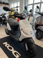 NEU Piaggio Zip 50 4T Euro5 Weiß Ottico Roller Freiburg im Breisgau - Altstadt Vorschau