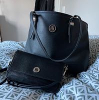 2 Tommy Hilfiger Taschen Mecklenburg-Vorpommern - Wismar (Meckl) Vorschau