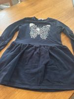 Mädchen Sweatkleid Gr. 122/128 H&M blau Schmetterling Pailletten Nordrhein-Westfalen - Schleiden Vorschau